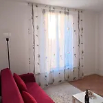Apartment Vale's House